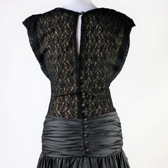 Vintage 1980s Nude Illusion Lace Dress with Drop Waist, Ruffle Bottom Large - Picture 9 of 10